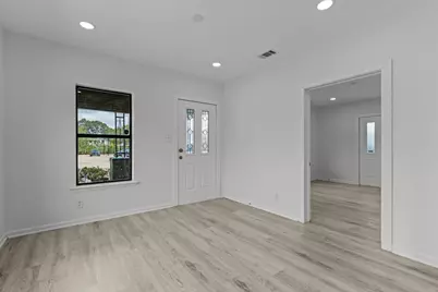 2703 E Cesar Chavez Street, Austin, TX 78702 - Photo 17