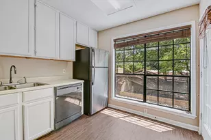 715 W 22nd 1/2 St, Austin, TX 78705 - Photo 7