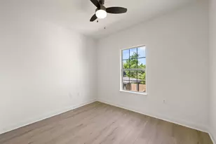 5408 Downs Dr, Austin, TX 78721 - Photo 9