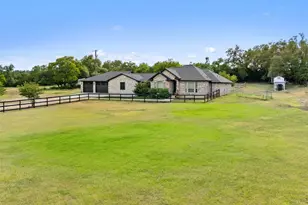 213 Beauchamp Rd, Dripping Springs, TX 78620 - Photo 3