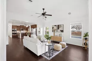 13600 Hymeadow Cir, Austin, TX 78729 - Photo 9