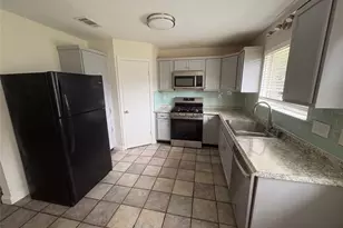3800 Tattershall Ln, Austin, TX 78727 - Photo 9