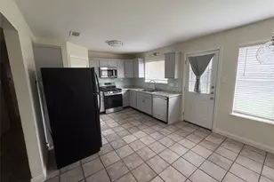 3800 Tattershall Ln, Austin, TX 78727 - Photo 7