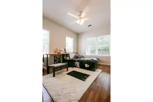 308 E 32nd St, Austin, TX 78705 - Photo 11