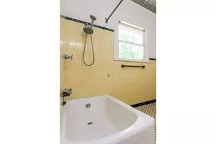 308 E 32nd St, Austin, TX 78705 - Photo 19