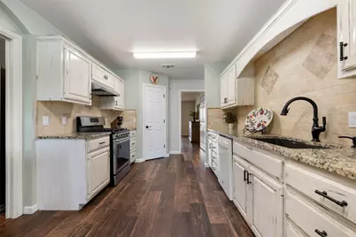 111 Lookout Circle, Hutto, TX 78634 - Photo 13