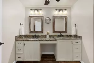 111 Lookout Cir, Hutto, TX 78634 - Photo 17