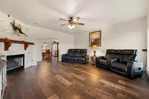 111 Lookout Cir, Hutto, TX 78634 - Photo 9