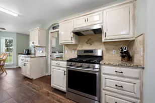 111 Lookout Cir, Hutto, TX 78634 - Photo 15