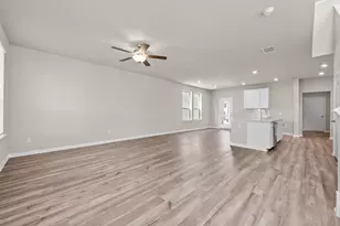 1009 Lone Peak Wy, Dripping Springs, TX 78620 - Photo 3