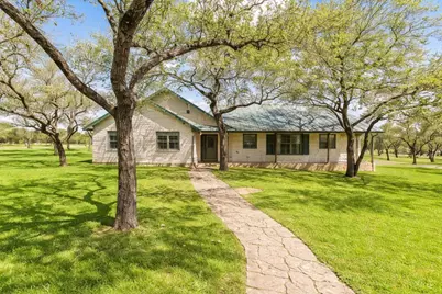 434 W Turner Court, Johnson City, TX 78636 - Photo 3