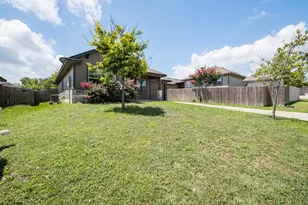 100 Azurite Dr, Jarrell, TX 76537 - Photo 3