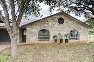 401 N River Oaks Dr, Burnet, TX 78611 - Photo 1