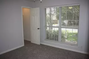 8104 Hawick Dr, Round Rock, TX 78681 - Photo 15