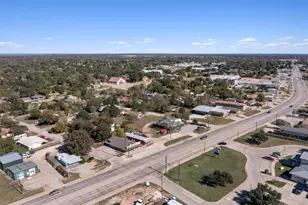 1916 W Cameron Ave, Rockdale, TX 76567 - Photo 5