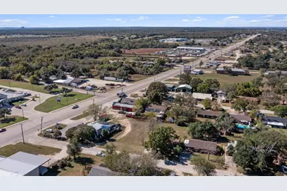 1916 W Cameron Avenue, Rockdale, TX 76567 - Photo 31