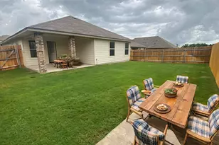 172 Onna St, Taylor, TX 76574 - Photo 13