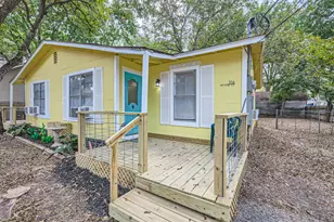 316 Plum St, Lockhart, TX 78644 - Photo 3