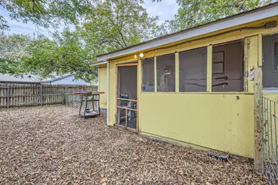 316 Plum Street, Lockhart, TX 78644 - Photo 15