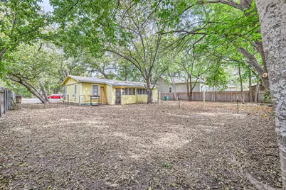 316 Plum Street, Lockhart, TX 78644 - Photo 17