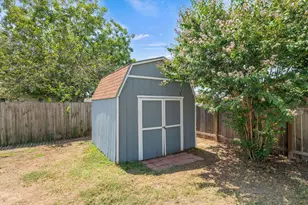 404 Country Estates Dr, Hutto, TX 78634 - Photo 27