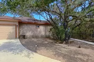111 Clydesdale Dr, San Marcos, TX 78666 - Photo 37