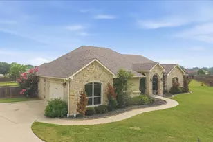 101 Eland Ave, Bastrop, TX 78602 - Photo 3