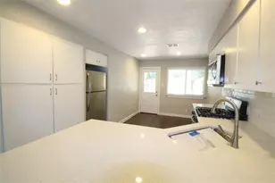 10702 Lanshire Dr, Austin, TX 78758 - Photo 7