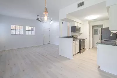 210 Oak Bay Street #402, Rockport, TX 78382 - Photo 7