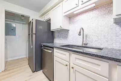 210 Oak Bay Street #402, Rockport, TX 78382 - Photo 9