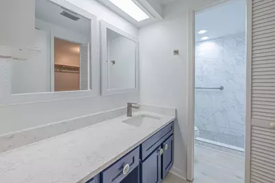 210 Oak Bay Street #402, Rockport, TX 78382 - Photo 15
