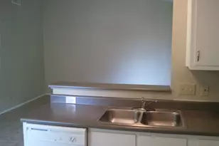 5212 Downs Dr, Austin, TX 78721 - Photo 11