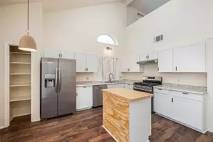 12710 Possum Hollow Dr, Austin, TX 78729 - Photo 11