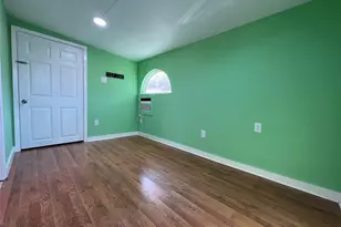 130 Los Arcos Rd, Elgin, TX 78621 - Photo 35