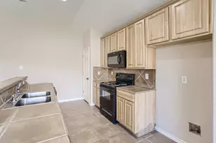 3032 Douglas Fir Dr, New Braunfels, TX 78130 - Photo 5