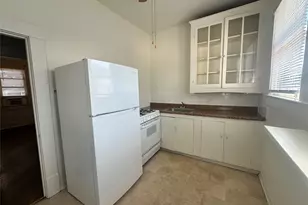 106 W 38th St, Austin, TX 78705 - Photo 11