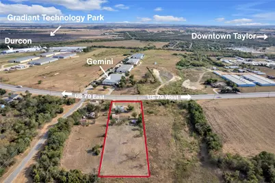 1607 E 4th Street, Taylor, TX 76574 - Photo 3