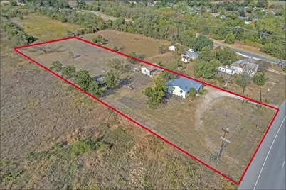 1607 E 4th Street, Taylor, TX 76574 - Photo 1