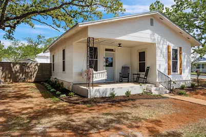 510 N Orange Street, Fredericksburg, TX 78624 - Photo 3