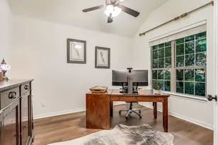 226 Galloway Ln, Austin, TX 78737 - Photo 5