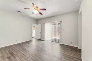 5737 N Scout Island Cir, Austin, TX 78731 - Photo 9