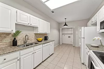 5737 N Scout Island Circle, Austin, TX 78731 - Photo 3
