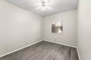 5737 N Scout Island Cir, Austin, TX 78731 - Photo 13