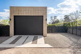 2014 E 2nd St, Austin, TX 78702 - Photo 33