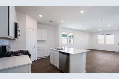 127 Orange Flame Boulevard, Uhland, TX 78640 - Photo 5