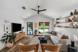 2508 E 9th St, Austin, TX 78702 - Photo 3