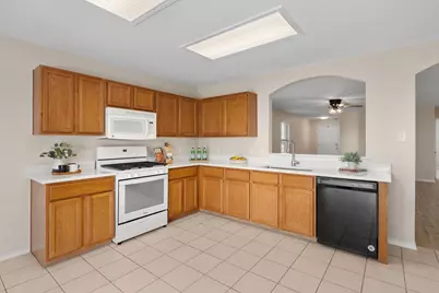 100 Bennett Cove, Hutto, TX 78634 - Photo 9