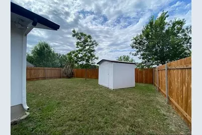 7102 Villita Avenida Street, Austin, TX 78741 - Photo 9