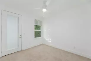 1114 Walton Ln, Austin, TX 78721 - Photo 17