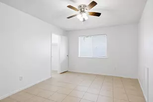 2412 Burleson Ct, Austin, TX 78741 - Photo 13